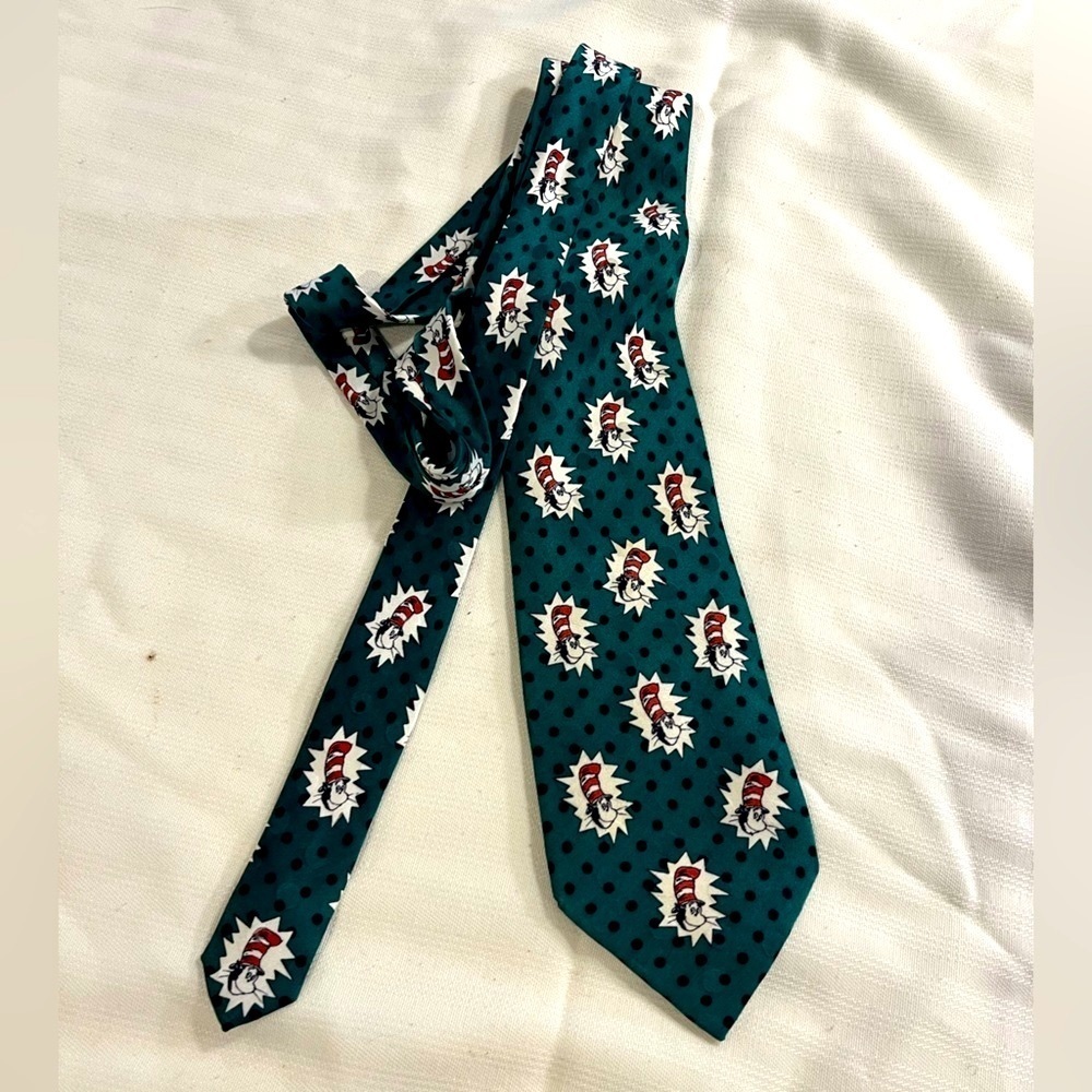 DR. SUESS VINTAGE SILK CAT IN THE HAT TIE